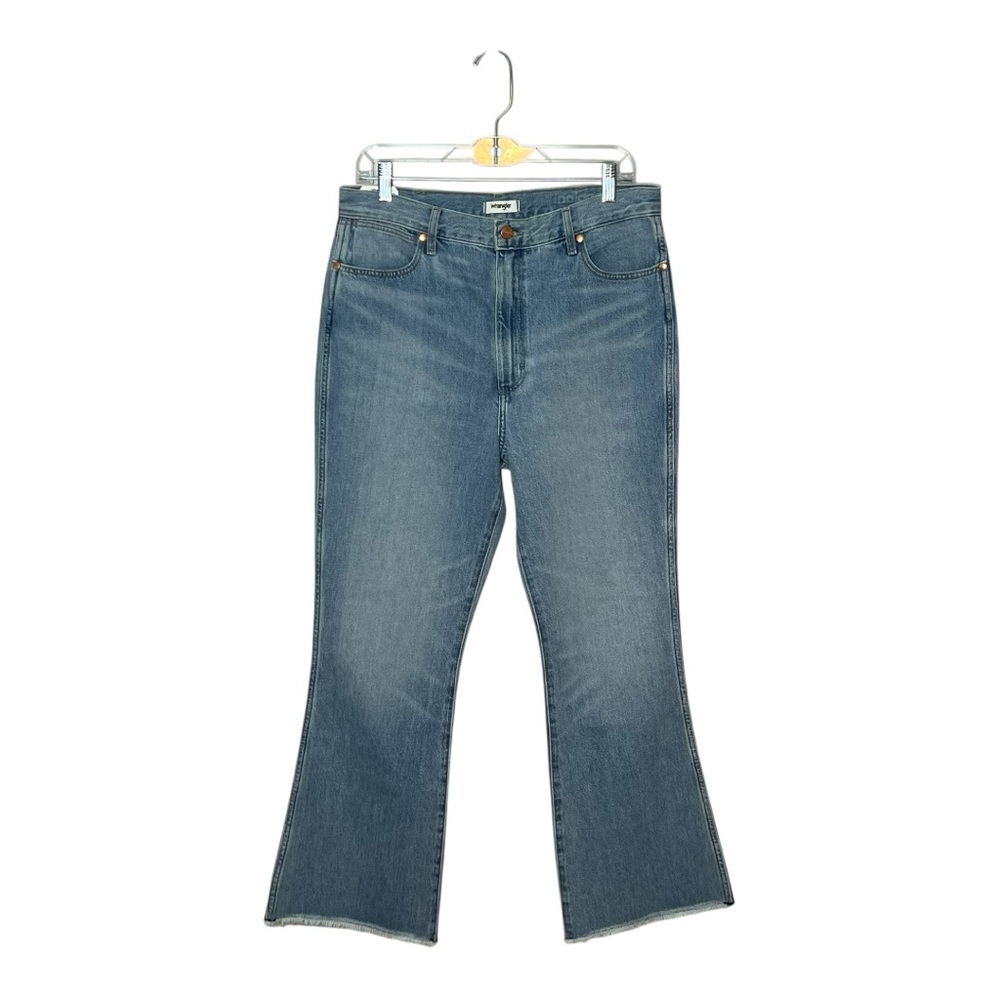 NWT Wrangler High Rise Kick Flare Size 31